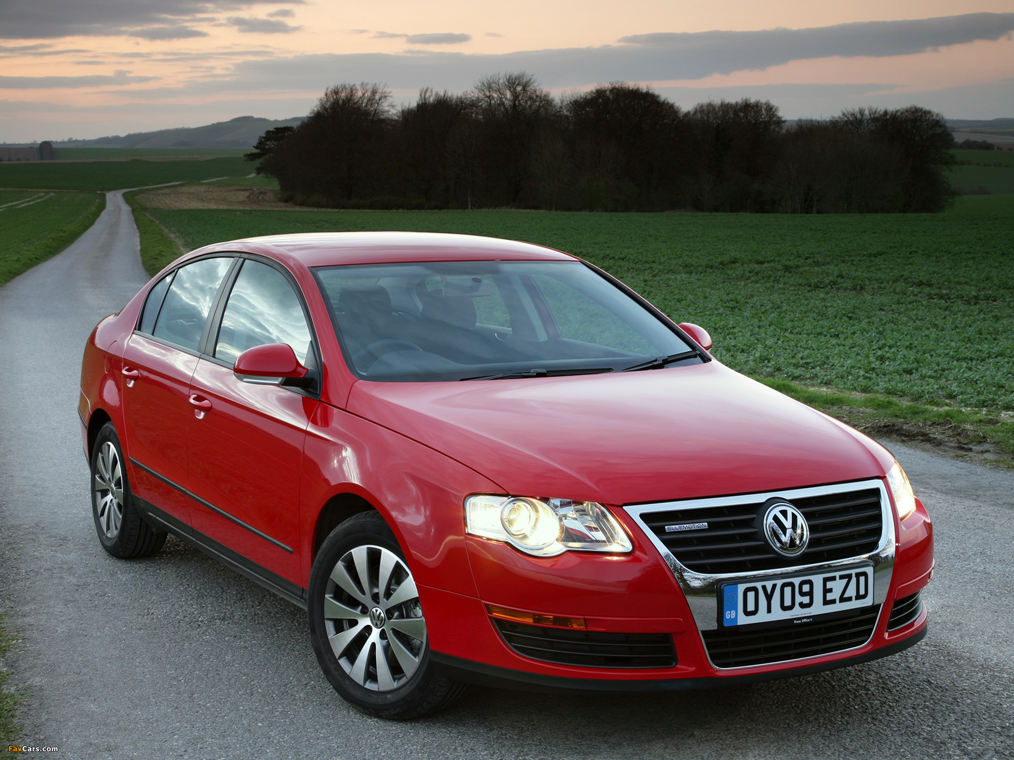 Pictures of Volkswagen Passat BlueMotion Sedan UK-spec (B6) 2008–10 (2048 x 1536)