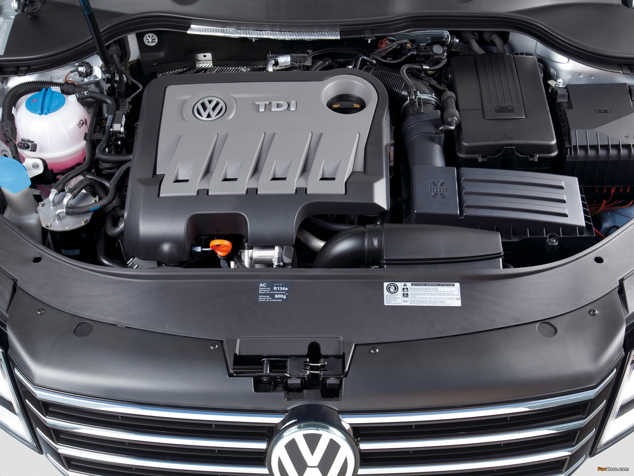 Pictures of Volkswagen Passat TDI BlueMotion (B7) 2010–13 (2048 x 1536)