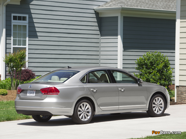 Pictures of Volkswagen Passat US-spec (B7) 2011 (640 x 480)