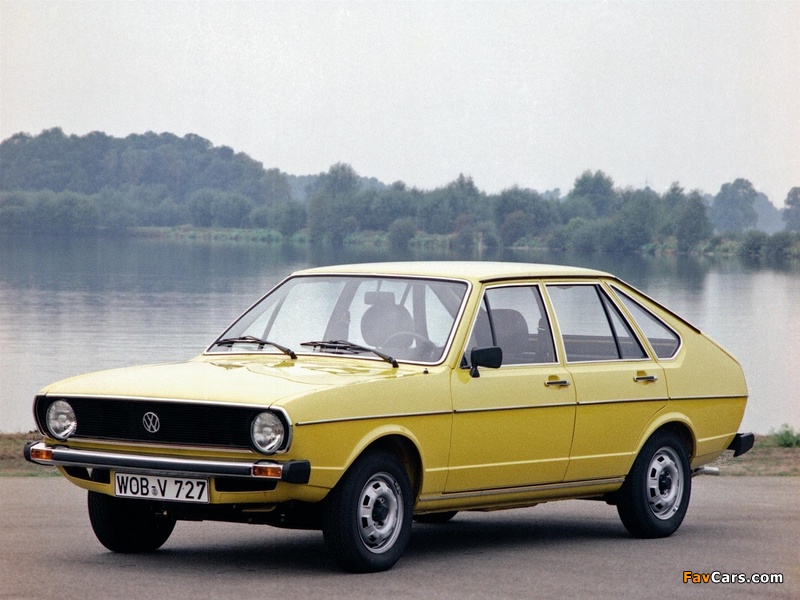 Volkswagen Passat 5-door (B1) 1973–77 images (800 x 600)