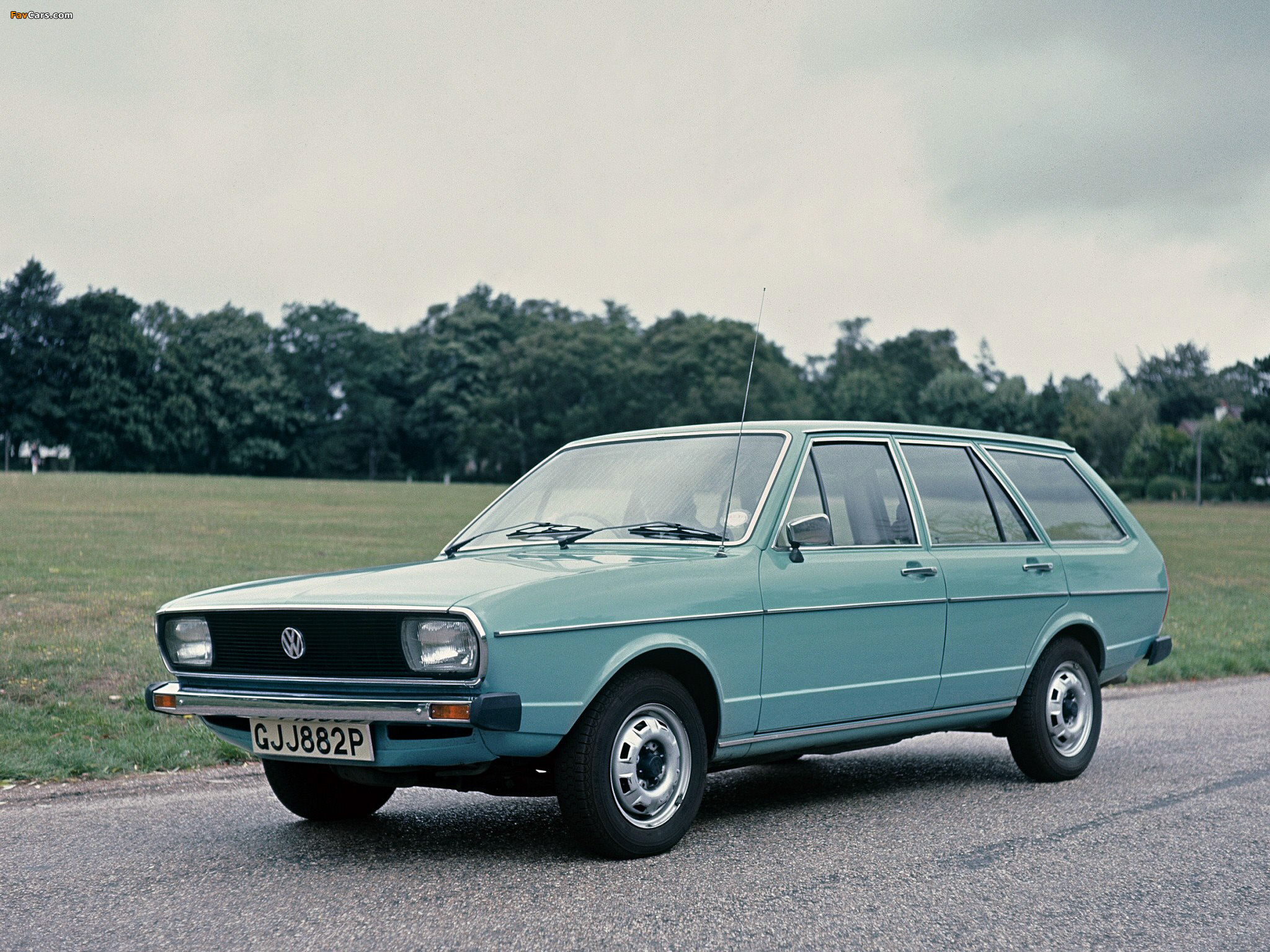 Volkswagen Passat Variant (B1) 1974–77 images (2048 x 1536)