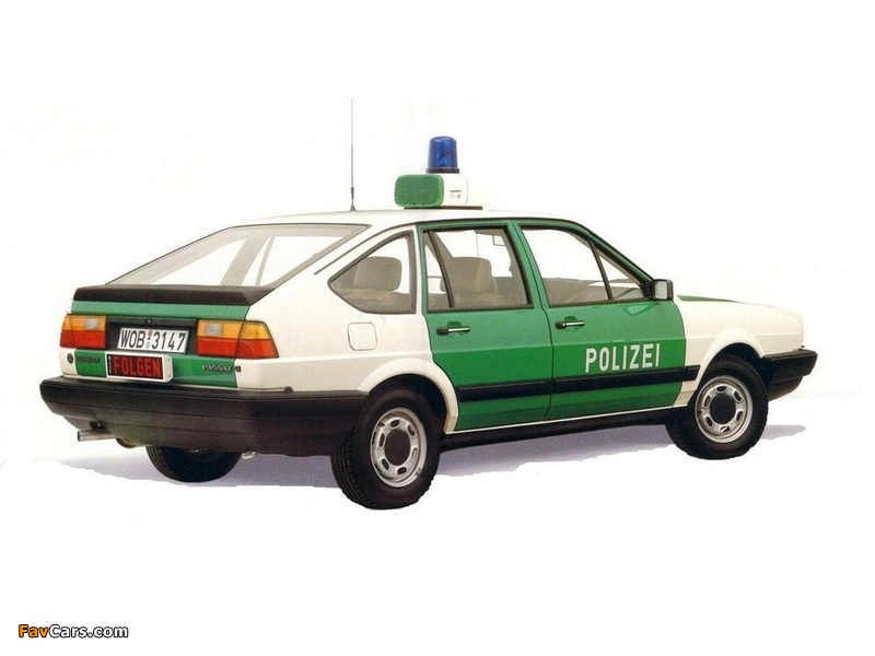 Volkswagen Passat Polizei (B2) 1984–88 photos (800 x 600)