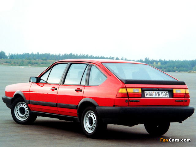 Volkswagen Passat GT (B2) 1984–88 wallpapers (640 x 480)