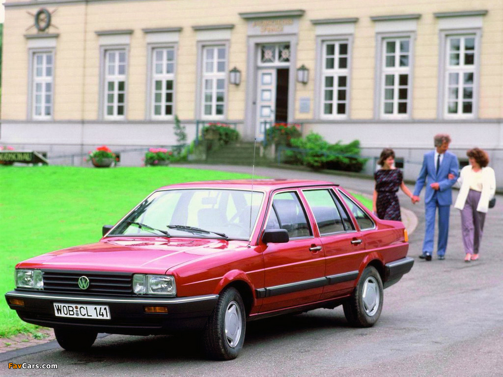 Volkswagen Passat Sedan (B2) 1985–87 pictures (1024 x 768)