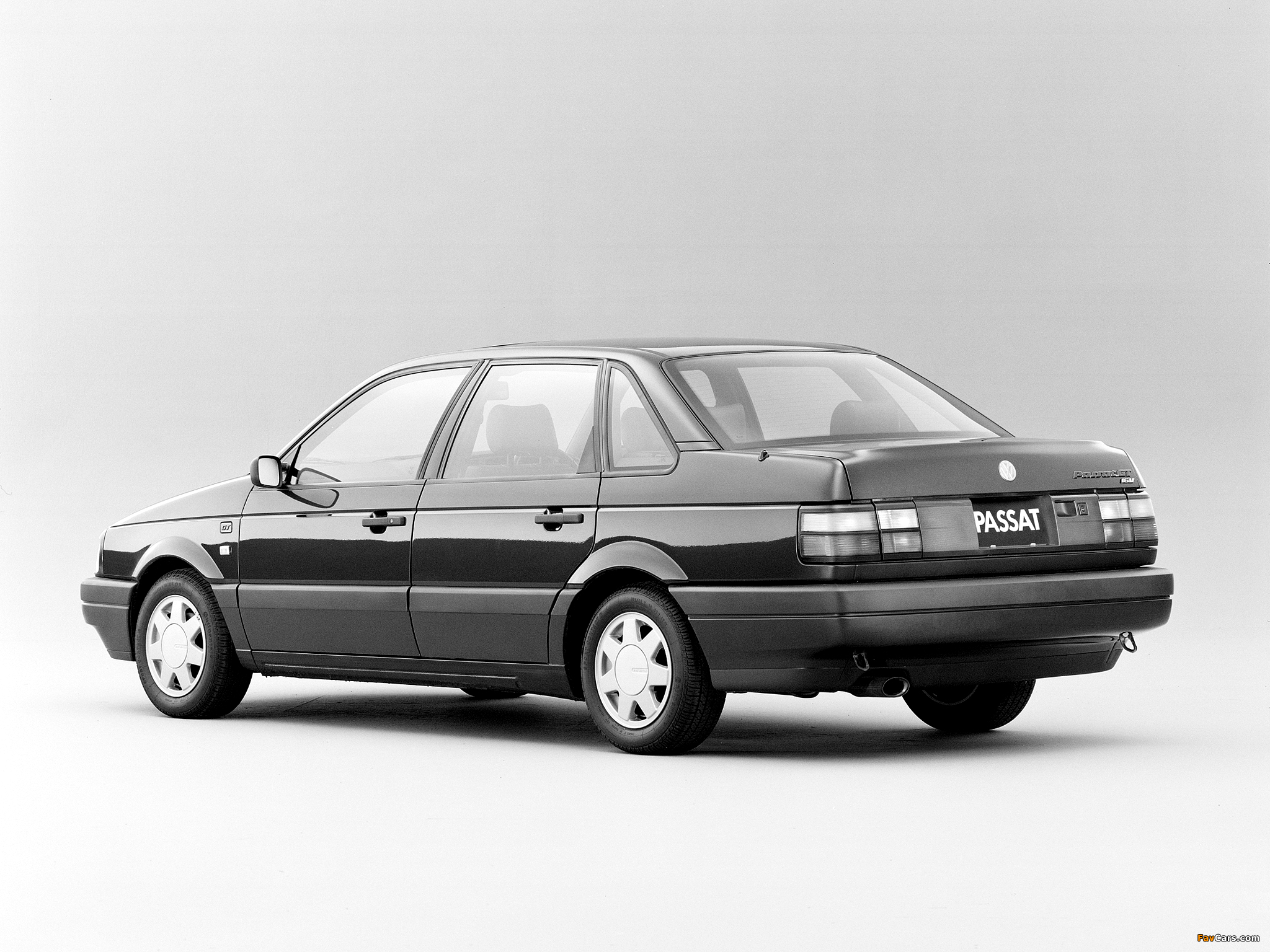 Volkswagen Passat GT JP-spec (B3) 1990–91 images (2048 x 1536)