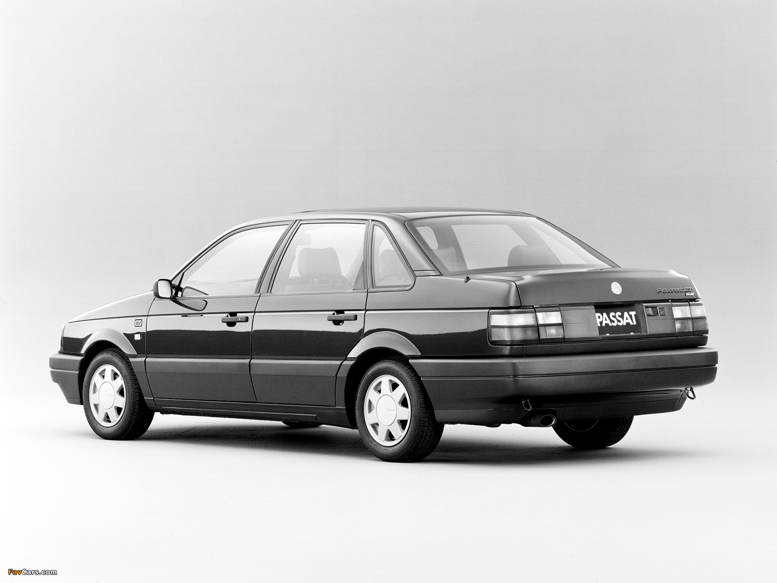 Volkswagen Passat GT JP-spec (B3) 1990–91 images (1600 x 1200)