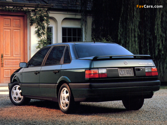 Volkswagen Passat VR6 GLX Sedan US-spec (B3) 1991–93 images (640 x 480)