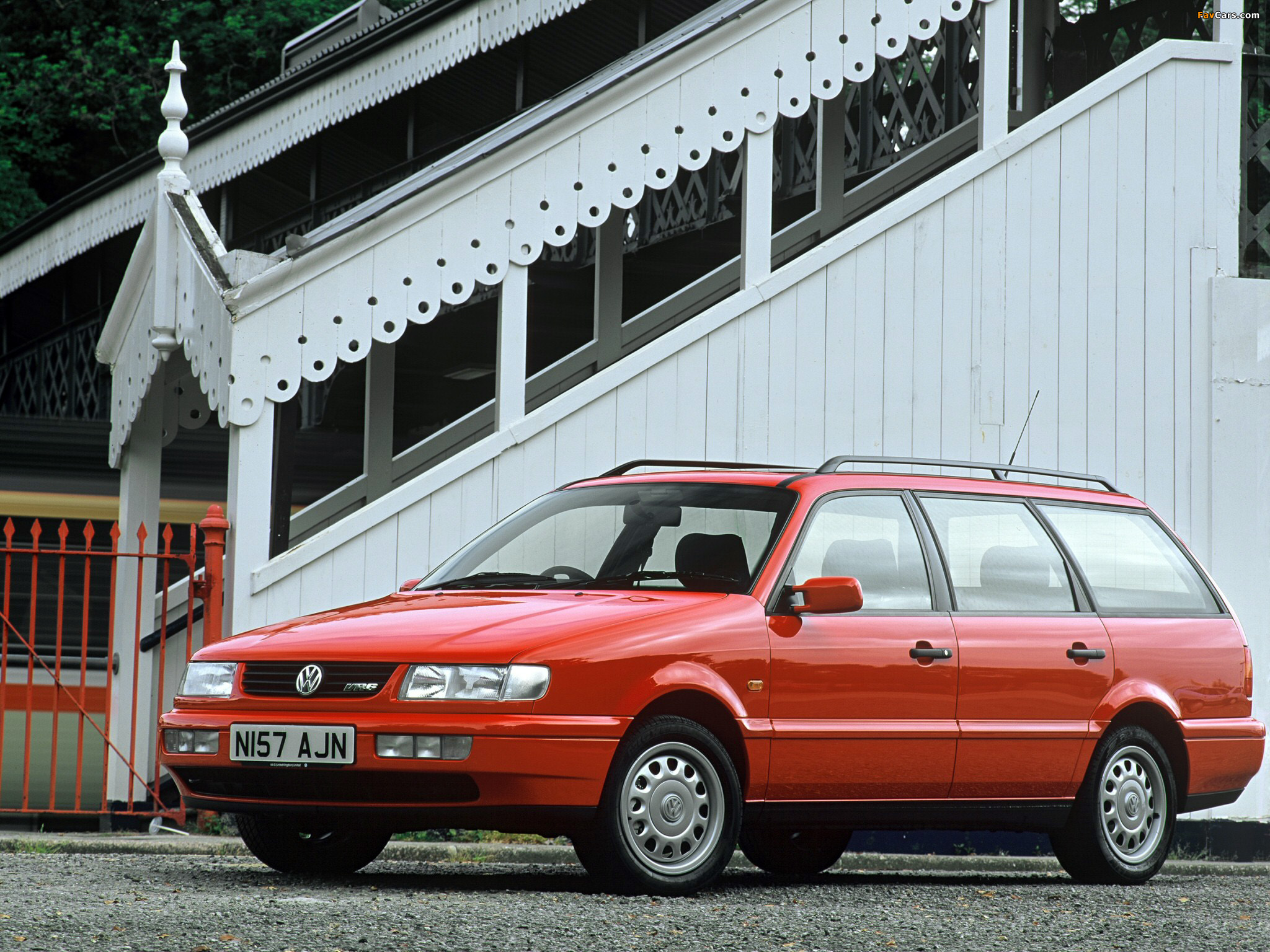 Volkswagen Passat Variant UK-spec (B4) 1993–97 wallpapers (2048 x 1536)