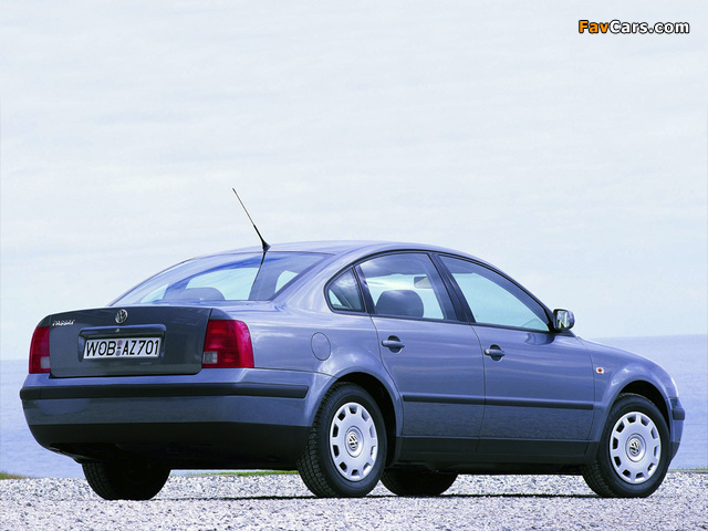 Volkswagen Passat Sedan (B5) 1997–2000 photos (640 x 480)