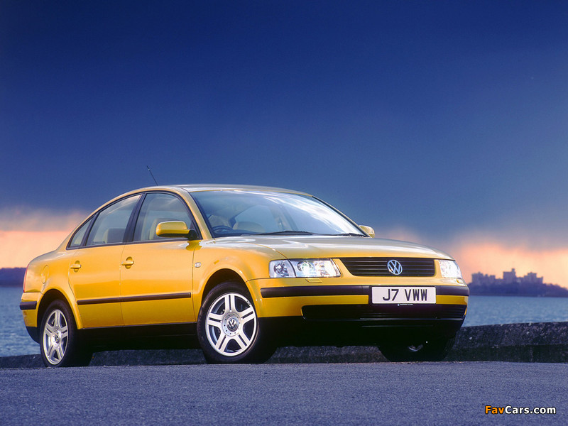 Volkswagen Passat Sedan UK-spec (B5) 1997–2000 photos (800 x 600)