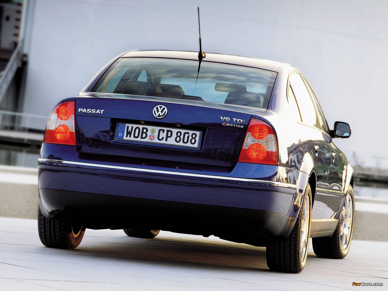 Volkswagen Passat Sedan (B5+) 2000–05 images (1280 x 960)