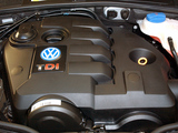 Volkswagen Passat TDI Sedan ZA-spec (B5+) 2000–05 images