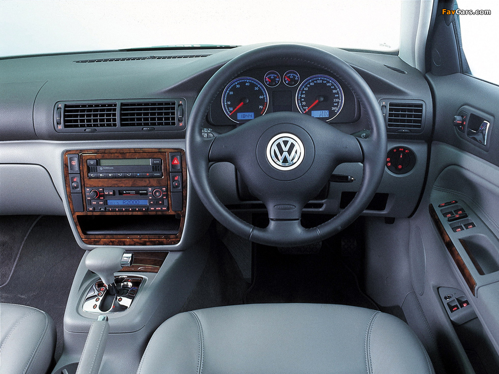 Volkswagen Passat V6 4MOTION Sedan ZA-spec (B5+) 2000–05 pictures (1024 x 768)