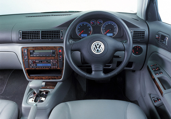 Volkswagen Passat V6 4MOTION Sedan ZA-spec (B5+) 2000–05 pictures