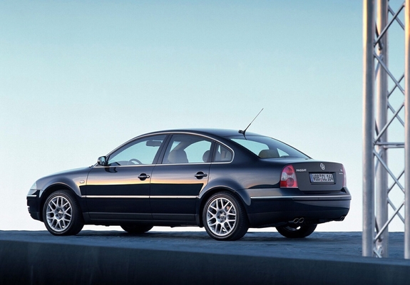 Volkswagen Passat W8 Sedan (B5+) 2002–04 pictures