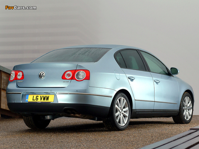 Volkswagen Passat 2.0 TDI Sedan UK-spec (B6) 2005–10 images (640 x 480)