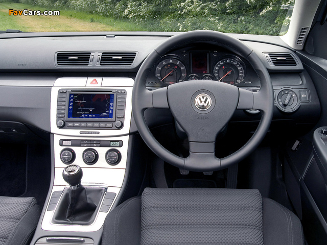Volkswagen Passat 2.0 TDI Sedan UK-spec (B6) 2005–10 images (640 x 480)