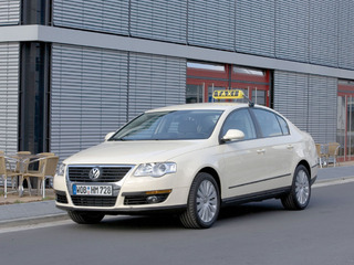 Modellino Volkswagen Passat Taxi Vienna 2005 – Amercom 1/43, Die-Cast, Ultimi Pezzi