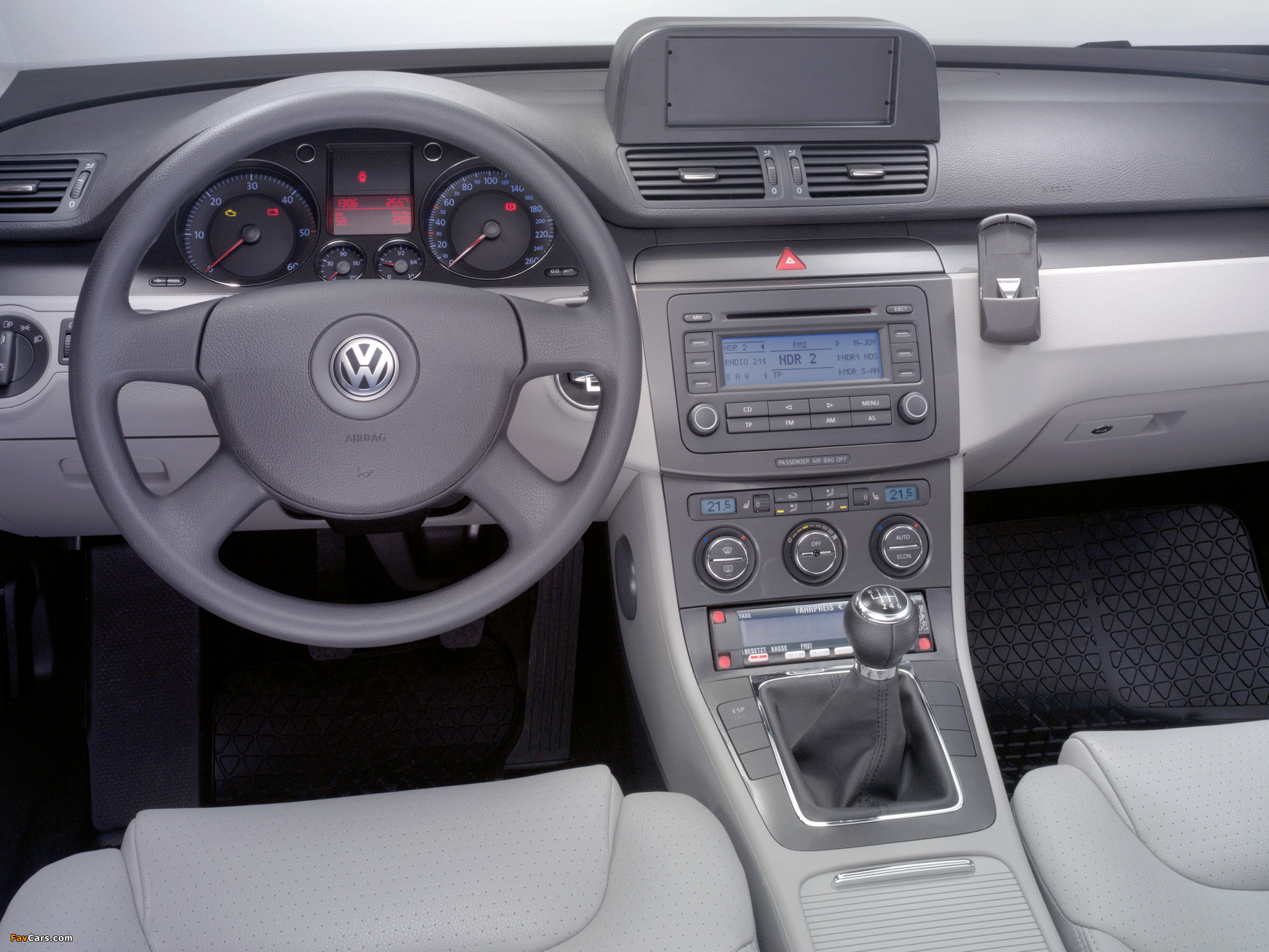Volkswagen Passat Sedan Taxi (B6) 2005–10 photos (2048 x 1536)