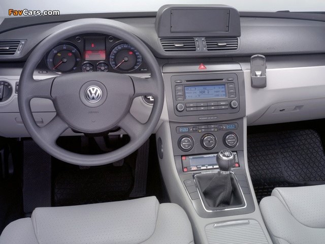 Volkswagen Passat Sedan Taxi (B6) 2005–10 photos (640 x 480)