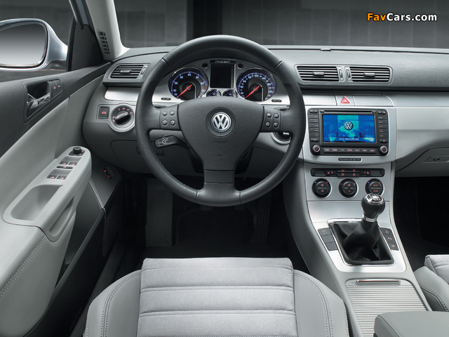 Volkswagen Passat 2.0 FSI Sedan (B6) 2005–10 photos (640 x 480)