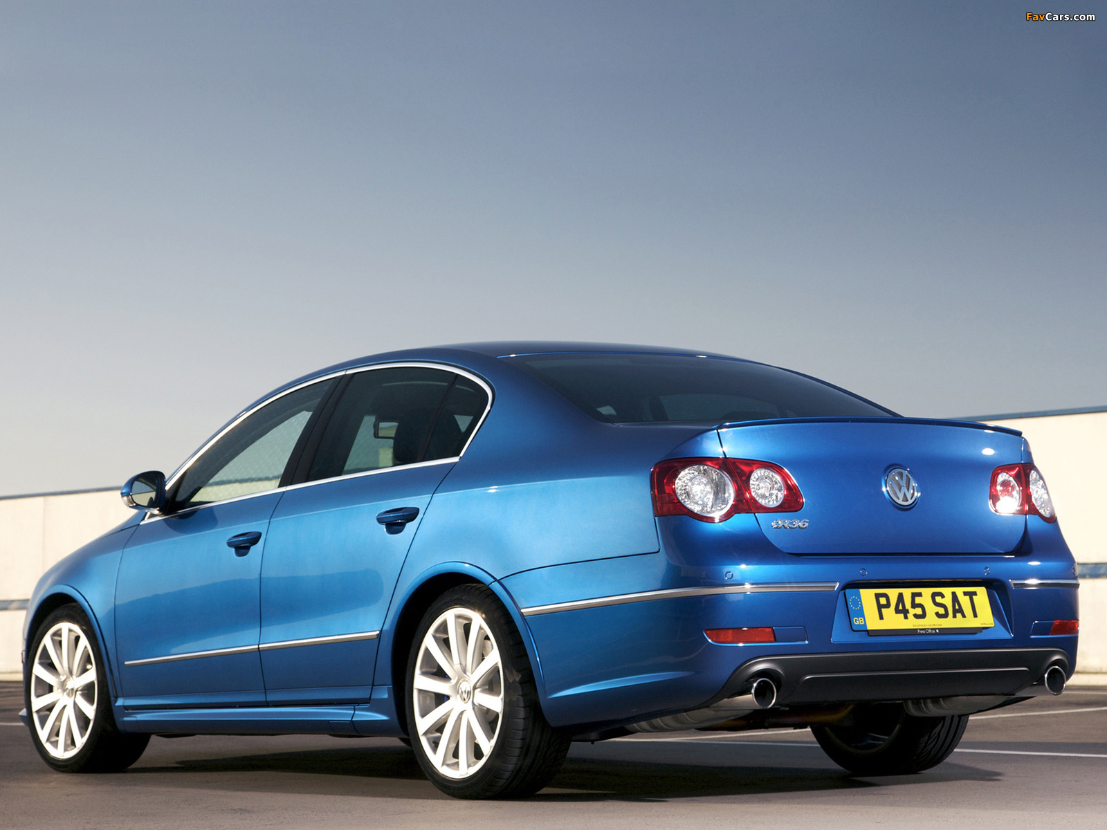 Volkswagen Passat R36 Sedan UK-spec (B6) 2007–10 wallpapers (1600 x 1200)