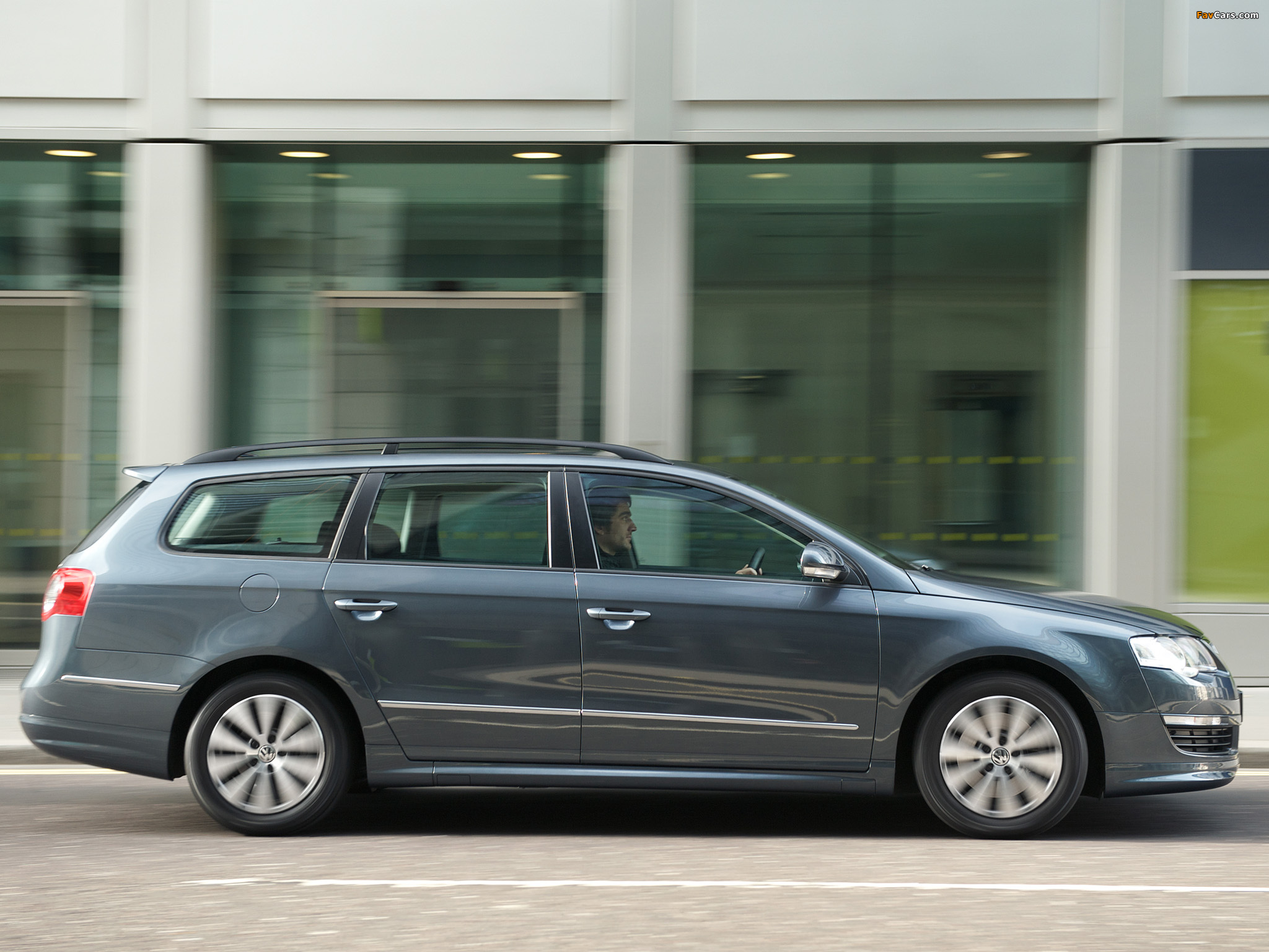 Volkswagen Passat BlueMotion R-Line Estate (B6) 2009–10 images (2048 x 1536)