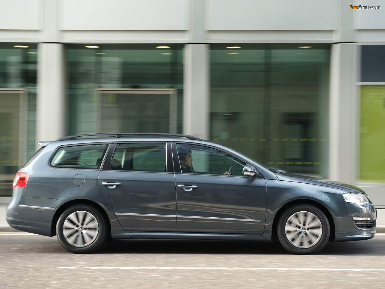 Volkswagen Passat BlueMotion R-Line Estate (B6) 2009–10 images (1280 x 960)