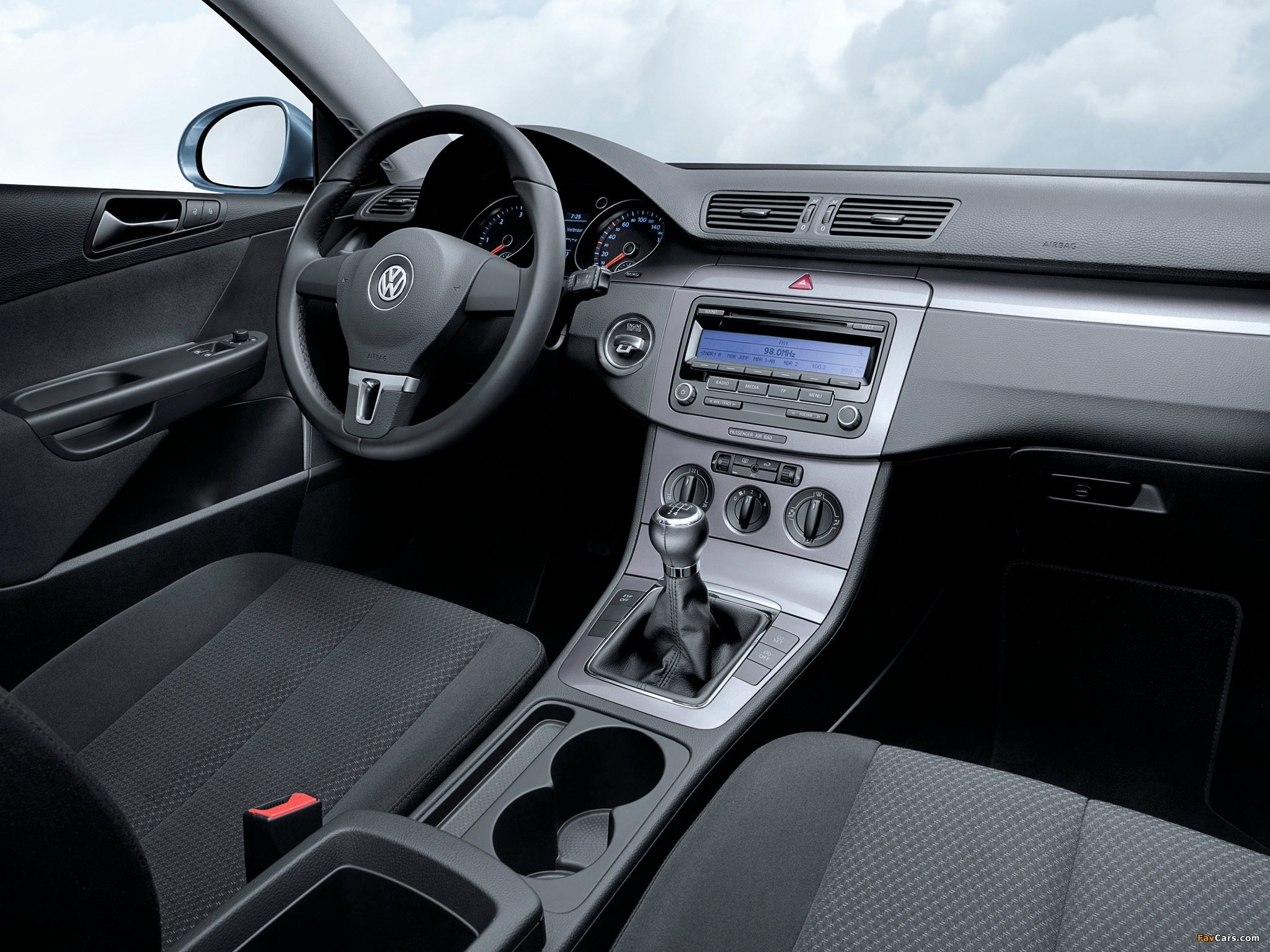 Volkswagen Passat BlueMotion R-Line Sedan (B6) 2009–10 photos (2048 x 1536)