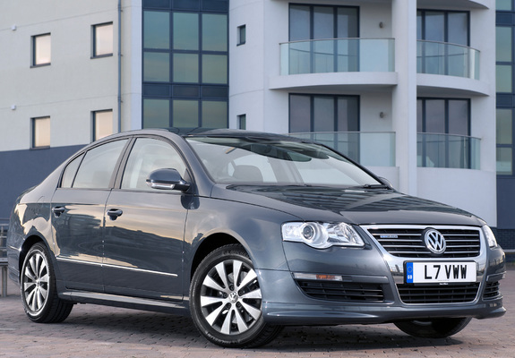 Volkswagen Passat BlueMotion R-Line Sedan UK-spec (B6) 2009–10 photos