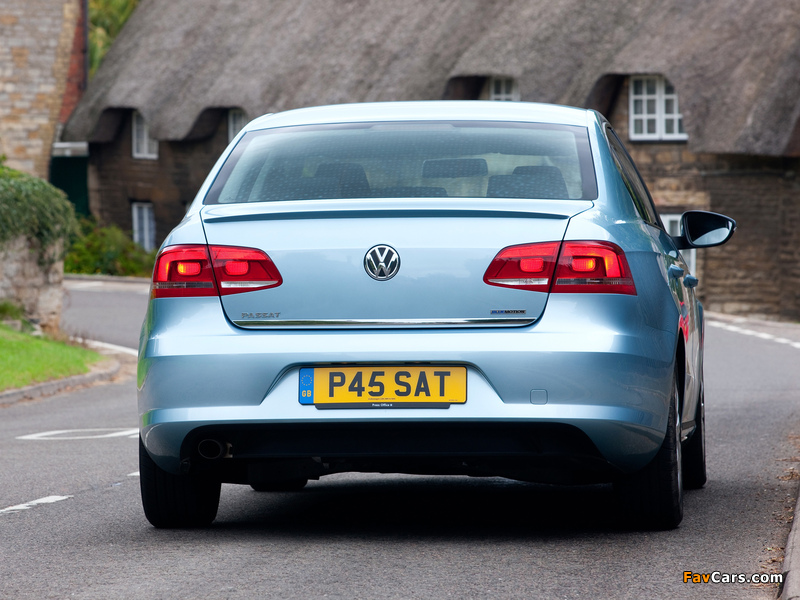 Volkswagen Passat BlueMotion UK-spec (B7) 2010 images (800 x 600)