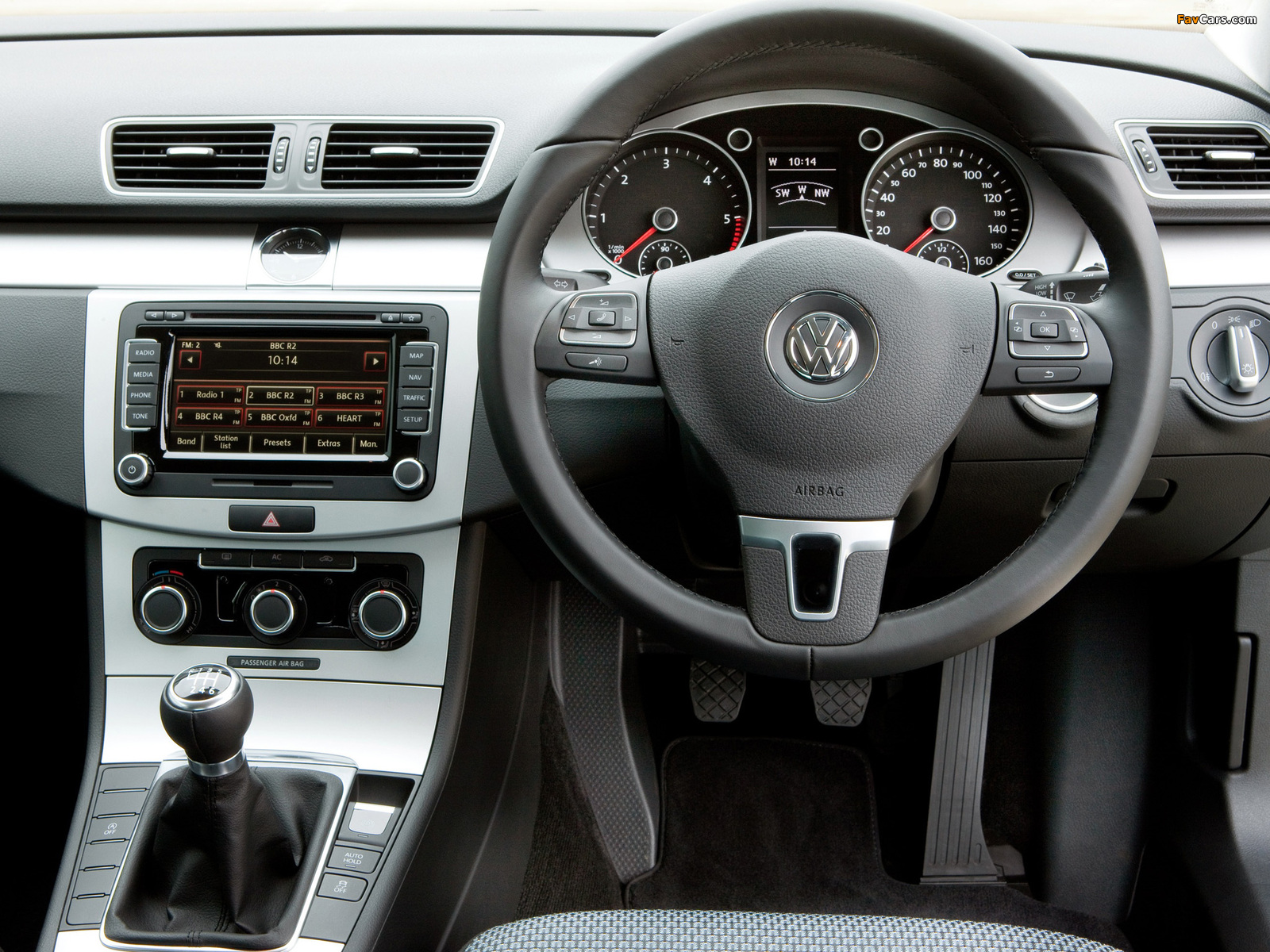 Volkswagen Passat BlueMotion UK-spec (B7) 2010 images (1600 x 1200)