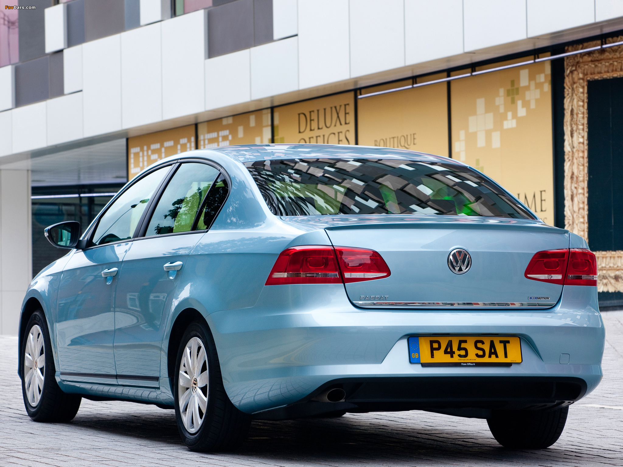 Volkswagen Passat BlueMotion UK-spec (B7) 2010 photos (2048 x 1536)