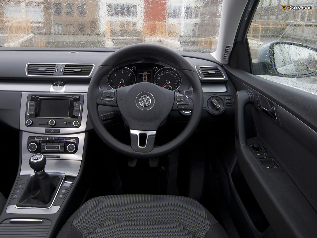 Volkswagen Passat BlueMotion UK-spec (B7) 2010 photos (1024 x 768)