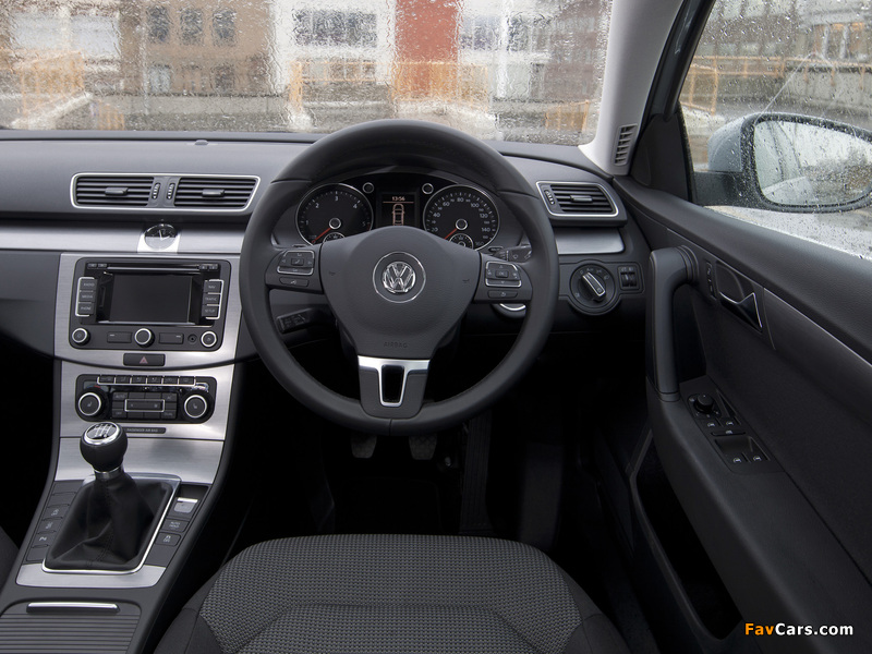 Volkswagen Passat BlueMotion UK-spec (B7) 2010 photos (800 x 600)