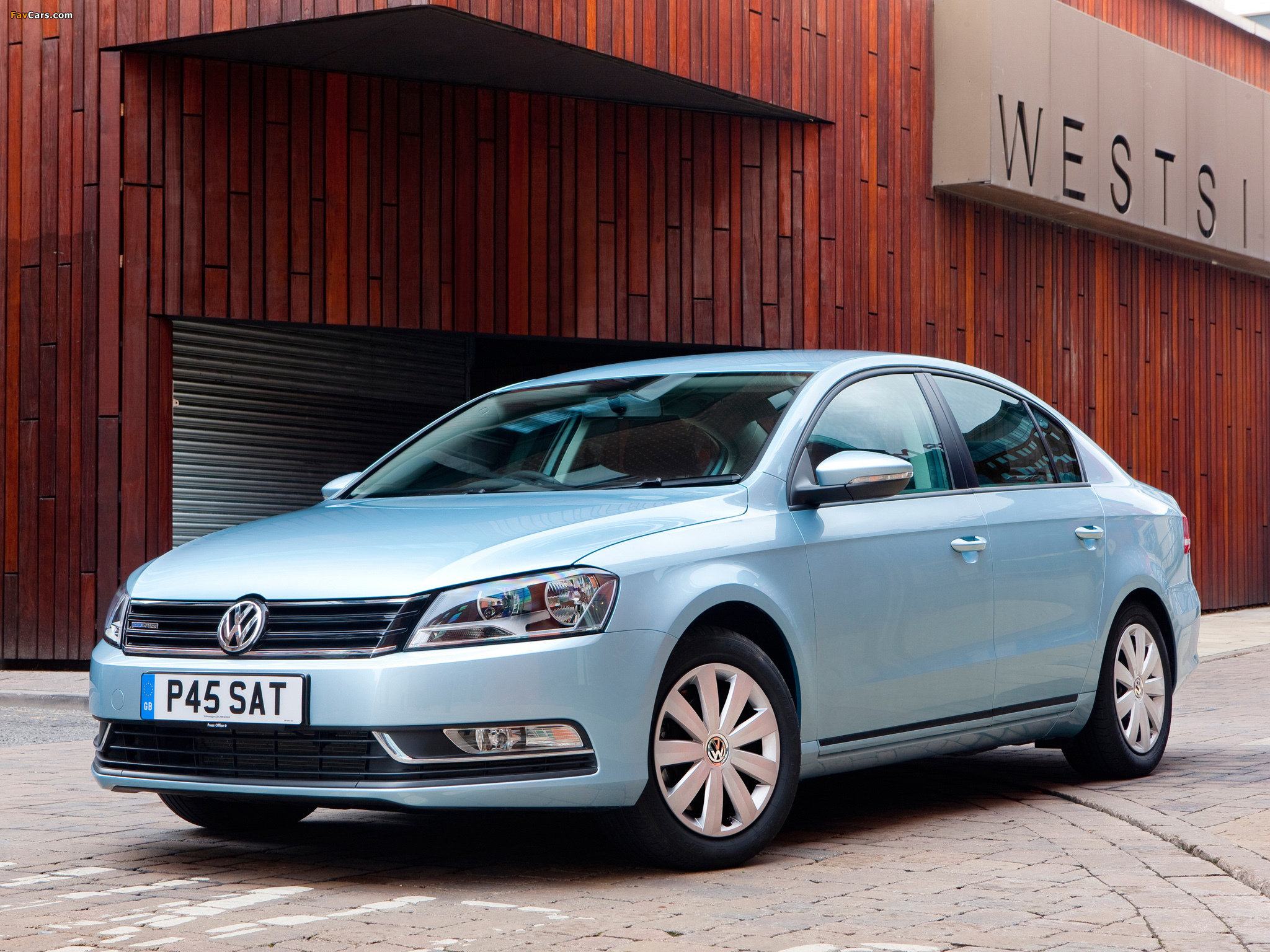 Volkswagen Passat BlueMotion UK-spec (B7) 2010 pictures (2048 x 1536)