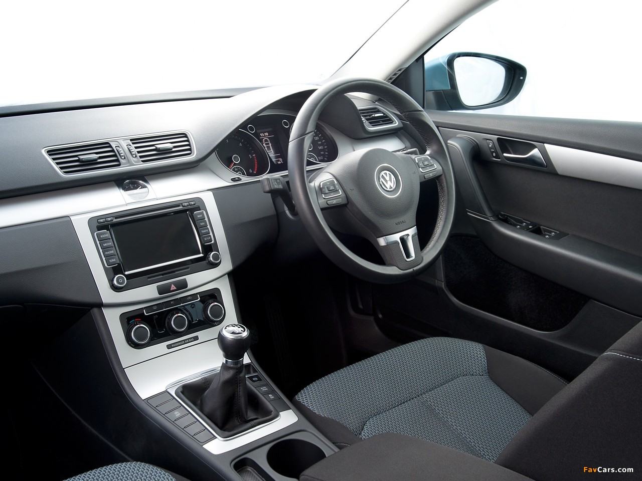 Volkswagen Passat BlueMotion UK-spec (B7) 2010 wallpapers (1280 x 960)