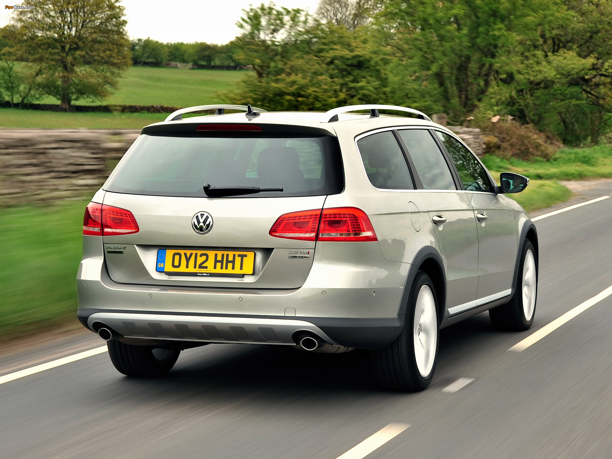 Volkswagen Passat Alltrack UK-spec (B7) 2012 images (2048 x 1536)