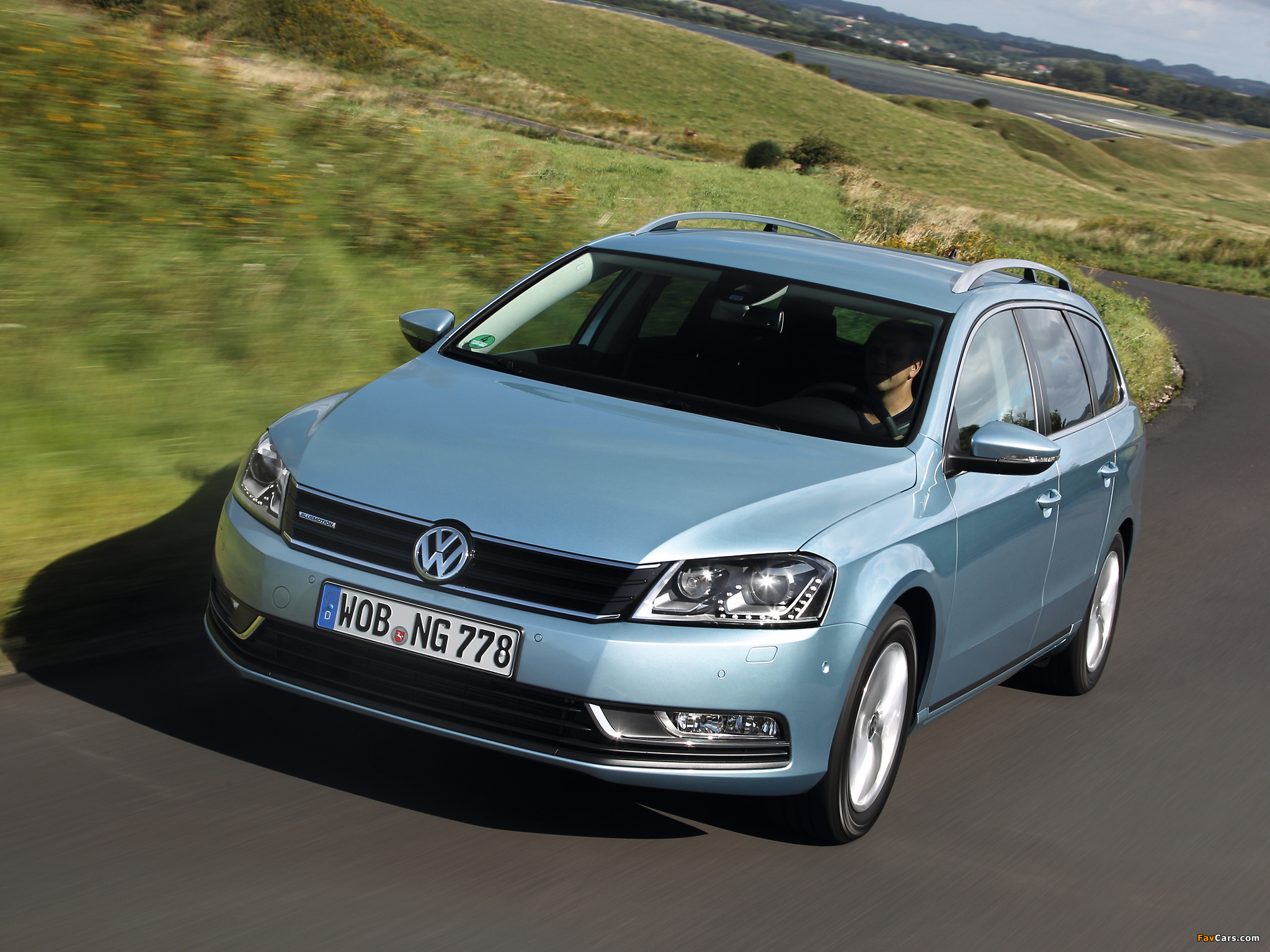 Volkswagen Passat TDI BlueMotion Variant (B7) 2013 pictures (2048 x 1536)