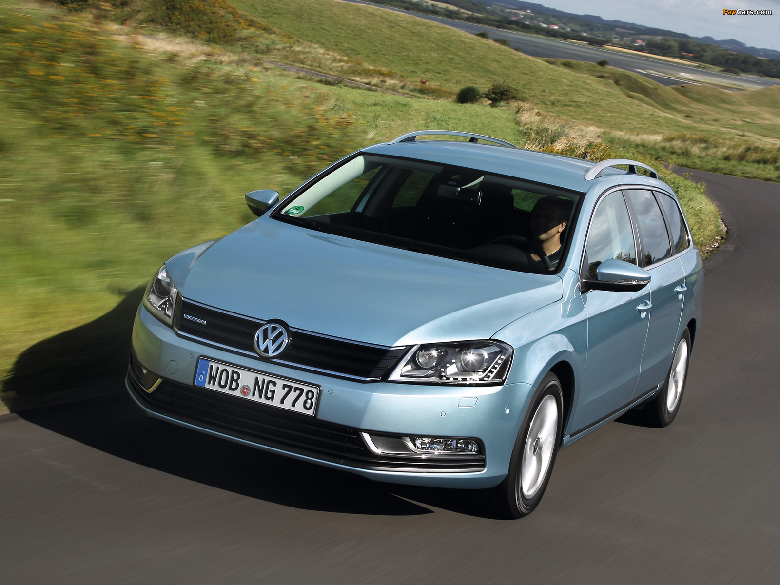 Volkswagen Passat TDI BlueMotion Variant (B7) 2013 pictures (1600 x 1200)