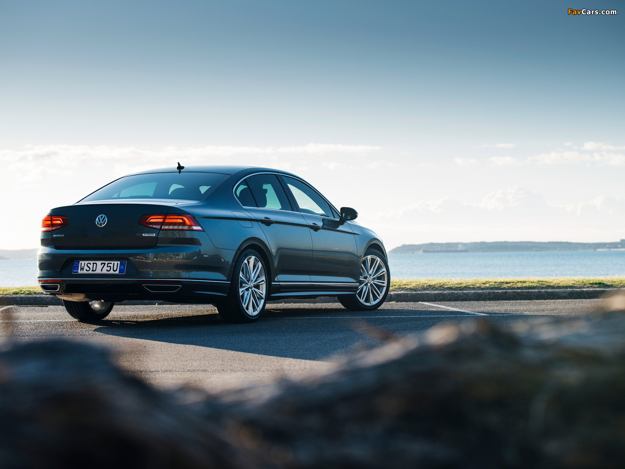 Volkswagen Passat R-Line AU-spec (B8) 2015 wallpapers (1280 x 960)