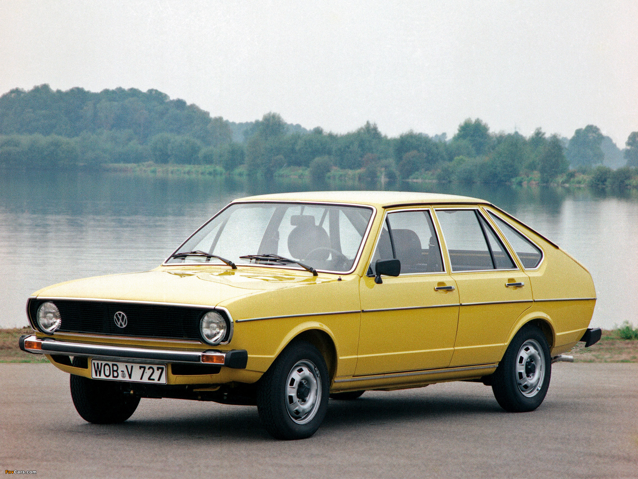 Volkswagen Passat 5-door (B1) 1973–77 wallpapers (2048 x 1536)