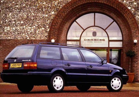 Volkswagen Passat Variant UK-spec (B4) 1993–97 wallpapers