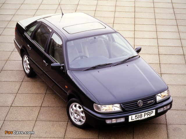 Volkswagen Passat Sedan UK-spec (B4) 1993–97 wallpapers (640 x 480)