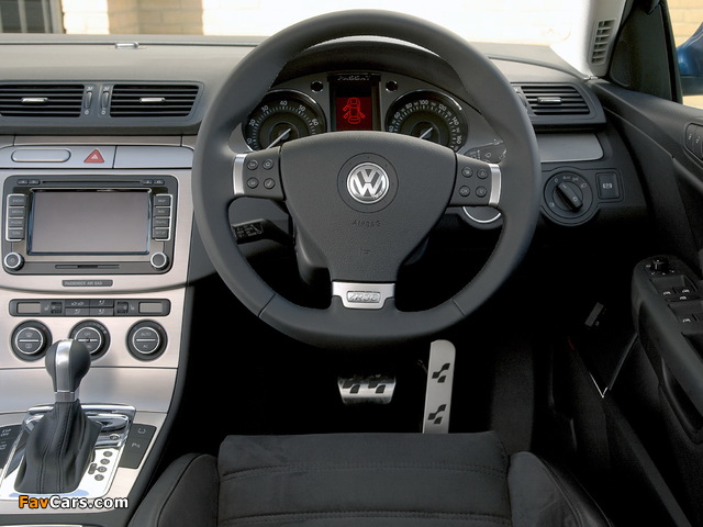 Volkswagen Passat R36 Estate UK-spec (B6) 2007–10 wallpapers (640 x 480)