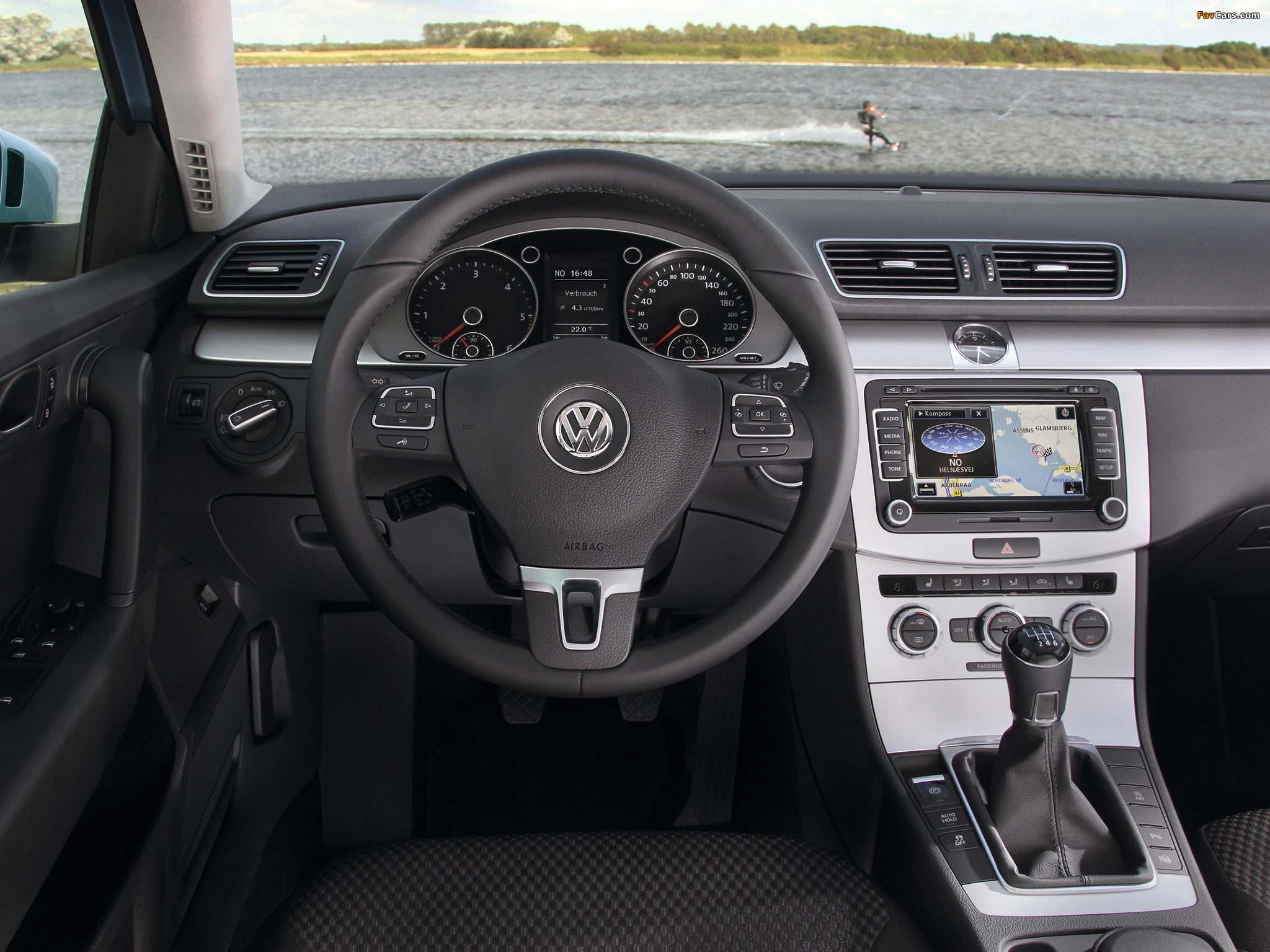 Volkswagen Passat TDI BlueMotion Variant (B7) 2013 wallpapers (2048 x 1536)