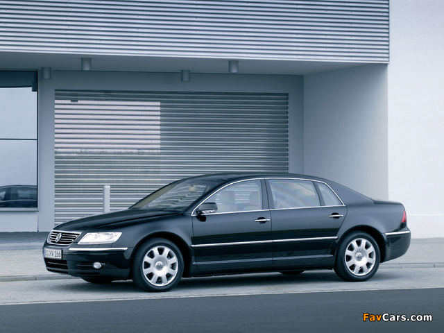 Images of Volkswagen Phaeton Long 2002–07 (640 x 480)