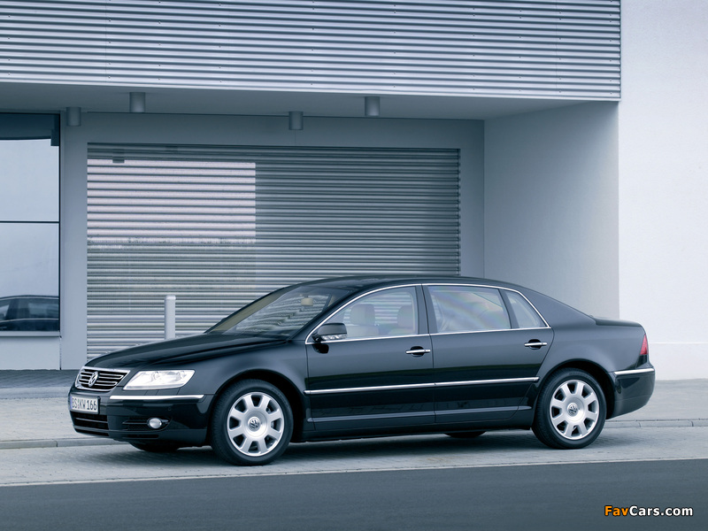 Images of Volkswagen Phaeton Long 2002–07 (800 x 600)