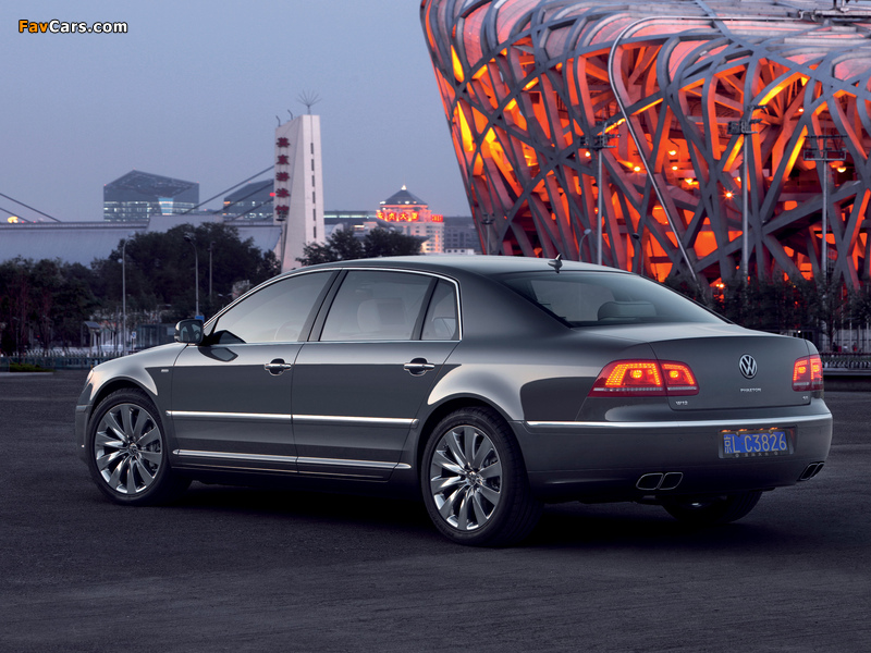 Images of Volkswagen Phaeton W12 2010 (800 x 600)