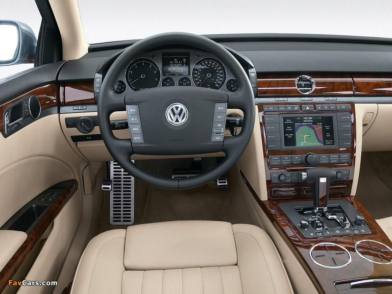 Photos of Volkswagen Phaeton V10 TDI 2002–07 (800 x 600)